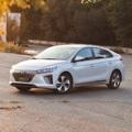 Že je nový elektromobil drahý? Hyundai Ioniq Electric můžete mít již za 495 490 Kč