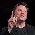 Elon Musk v “Cybertruck” botách byla fotomontáž