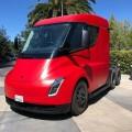 Prototyp Tesla Semi se vystavoval před ředitelstvím Pixaru