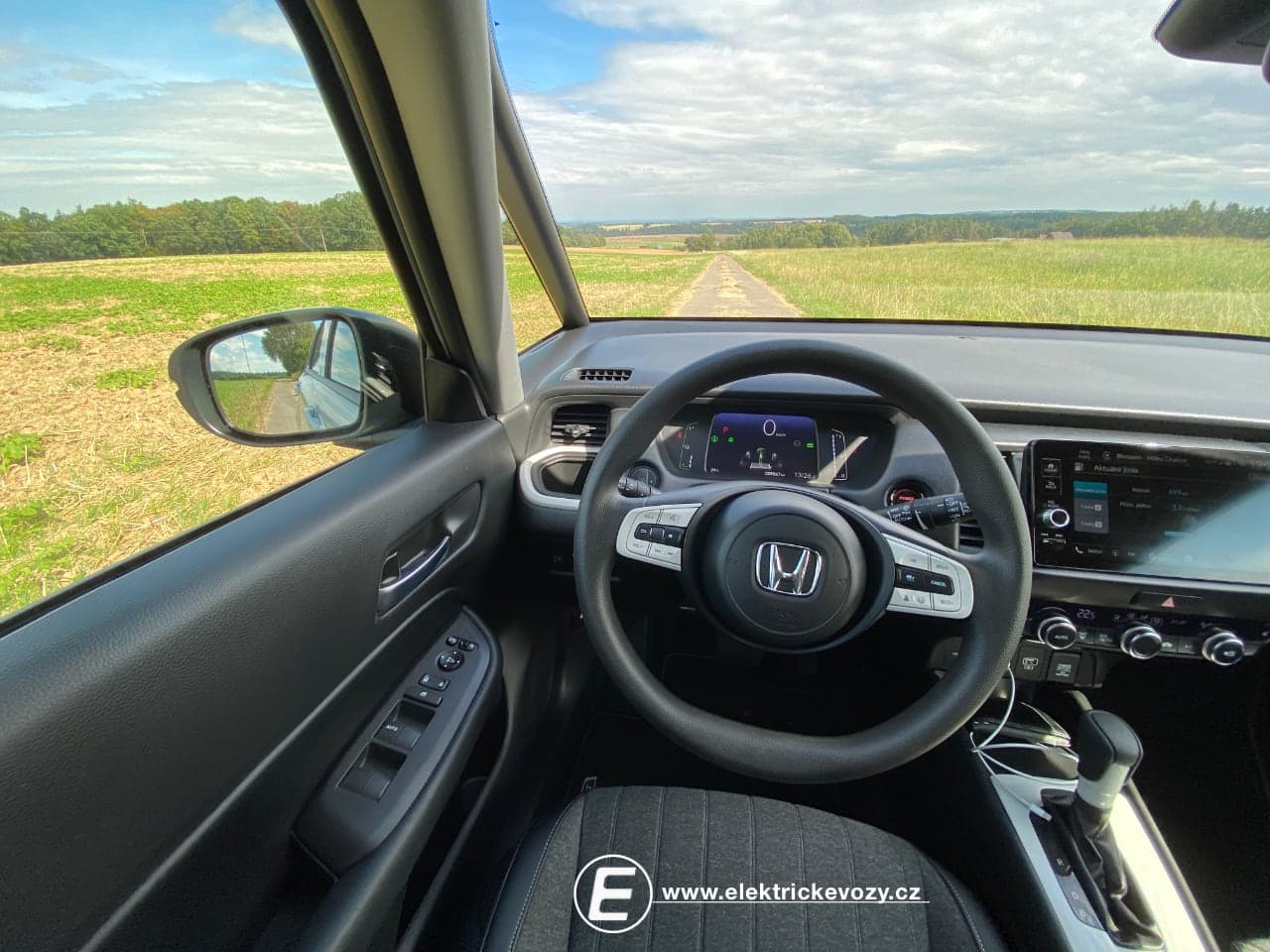Nová, hybridní Honda Jazz (2020), interiér