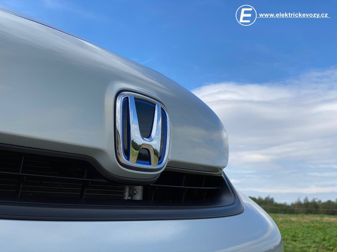 Nová, hybridní Honda Jazz (2020), logo