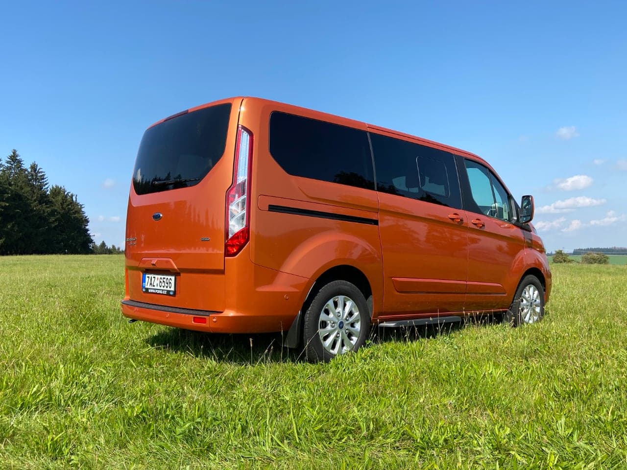 Ford Tourneo Custom PHEV (2020), zezadu, test