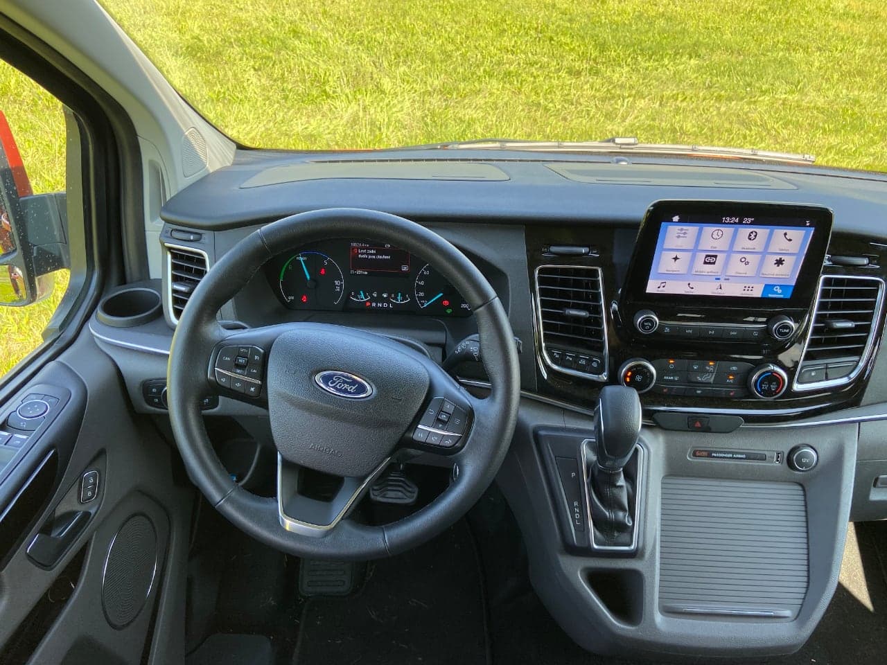 Ford Tourneo Custom PHEV (2020), interiér, test