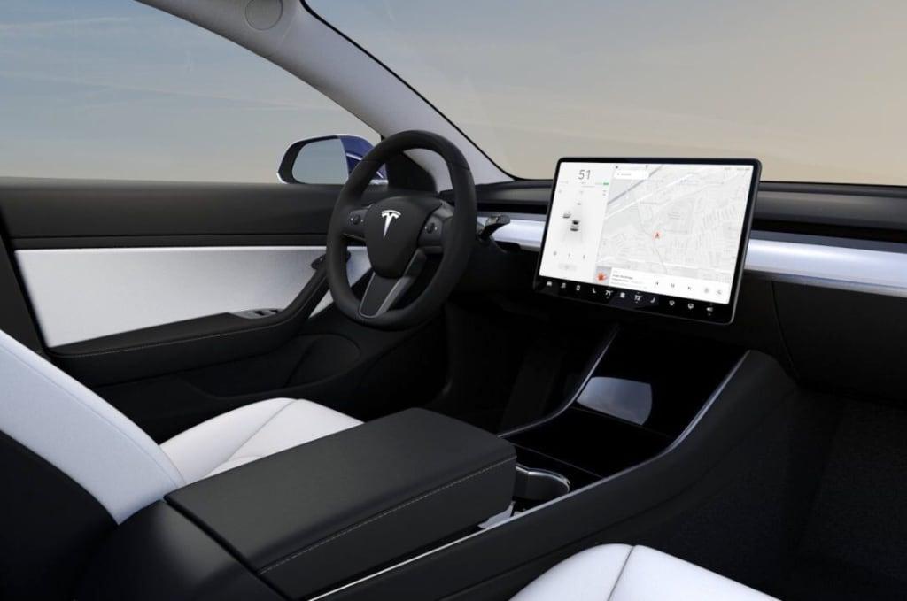 Tesla Model 3, interiér