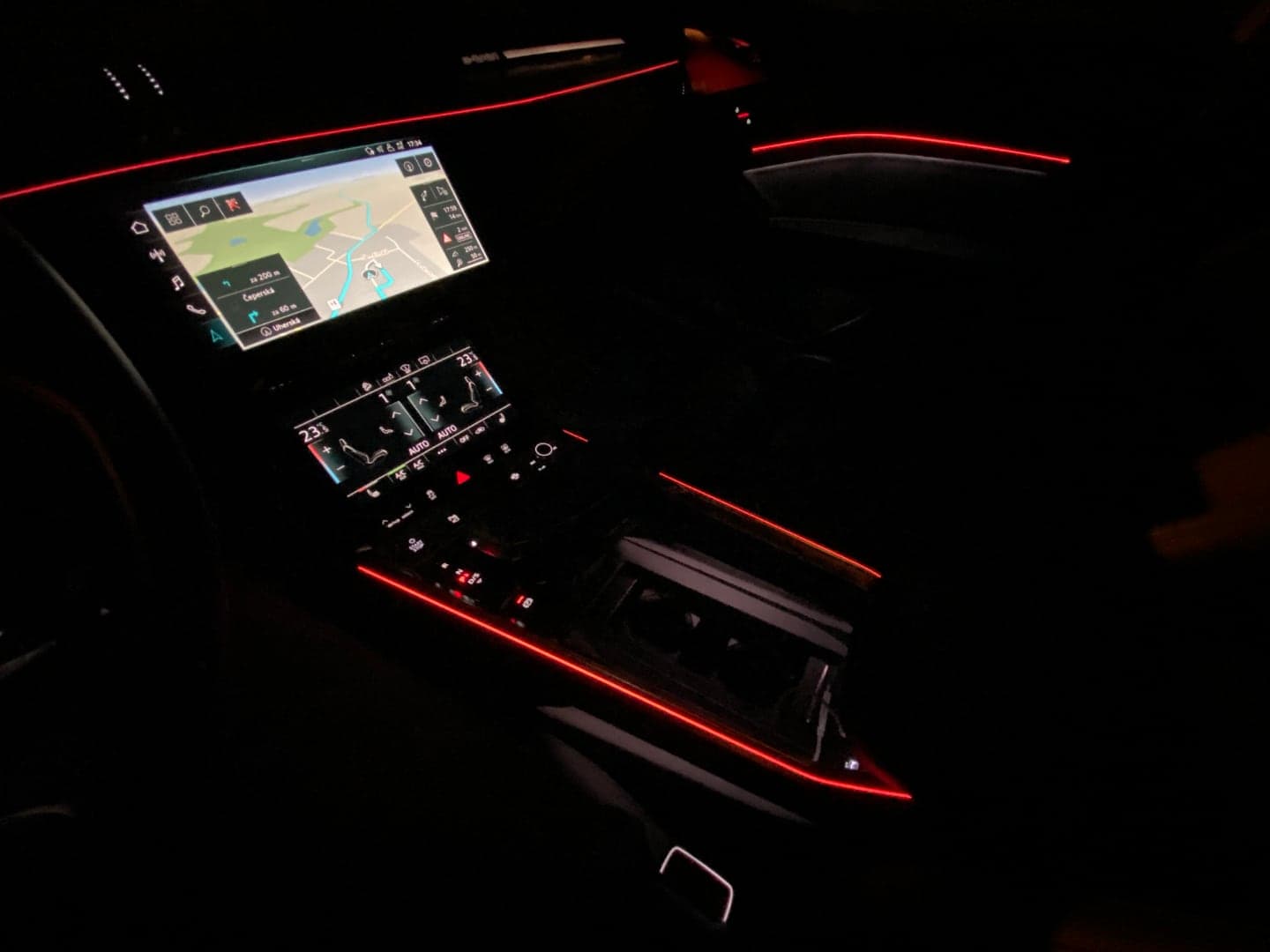 Audi e-tron Sportback, ambientní osvětlení interiéru