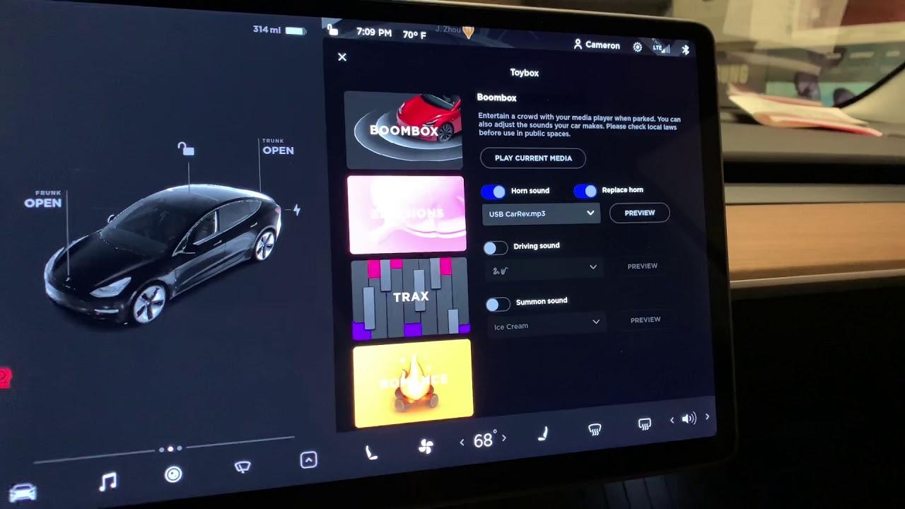 Tesla Model 3, boombox