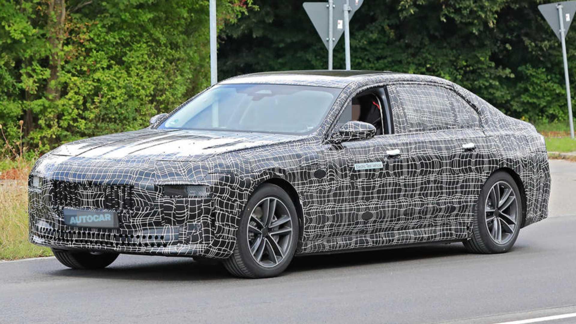 Testování elektrického BMW i7, který poskytne dost komponentů pro Rolls-Royce