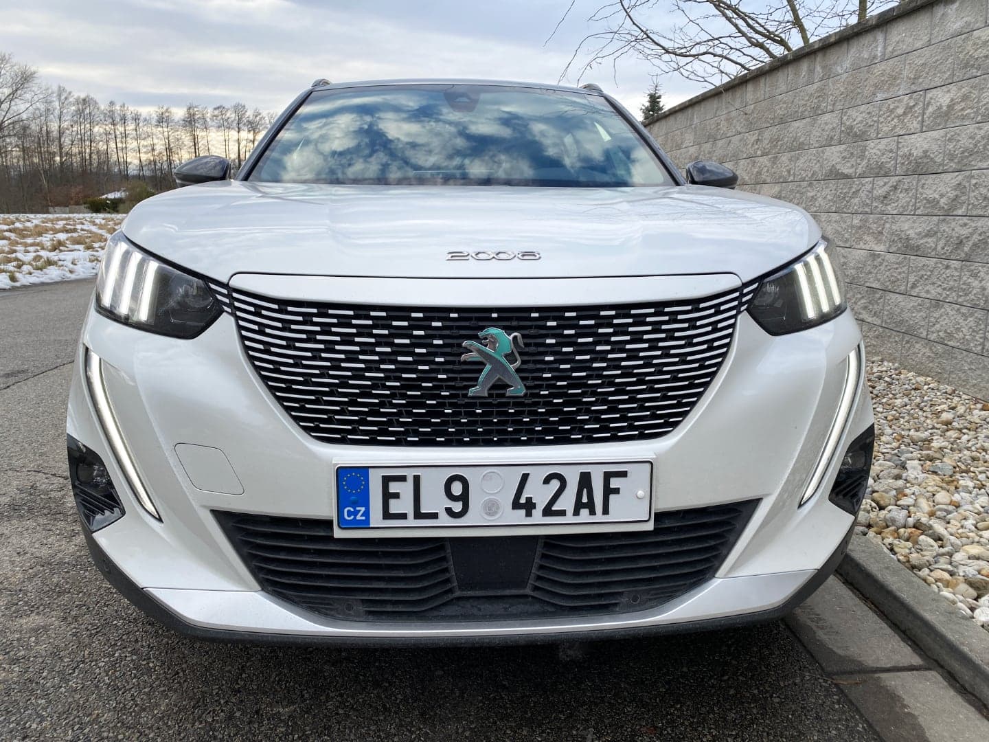 Peugeot e-2008 GT Line (2020), výrazná přední maska