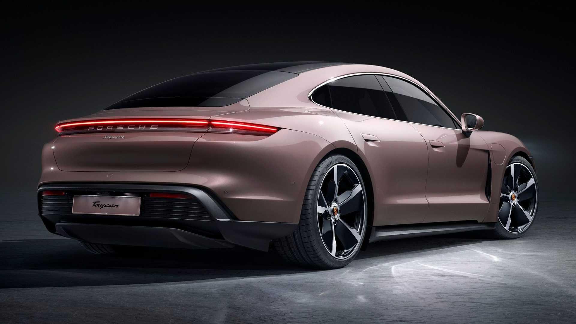 Zadní část Porsche Taycan 2021