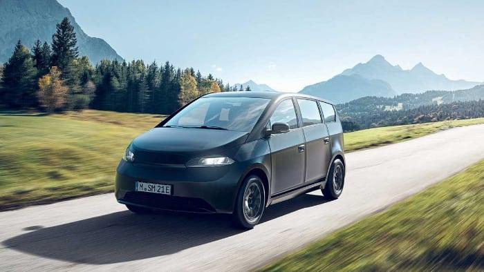 Sono Sion je první lidový elektromobil z Německa. Auto ani nemusíte nabíjet