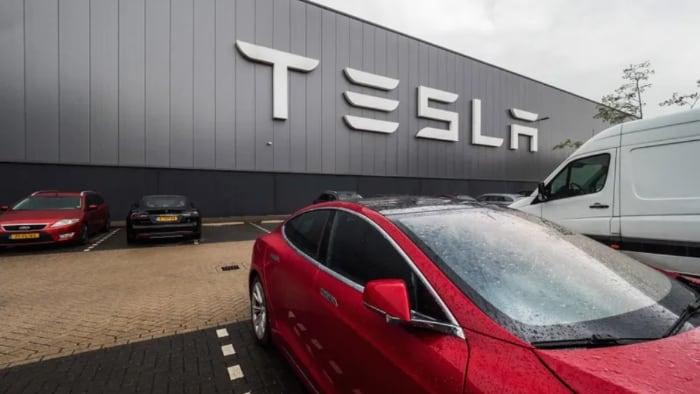 Tesla vstupuje na indický trh, mluví se i o stavbě Gigafactory