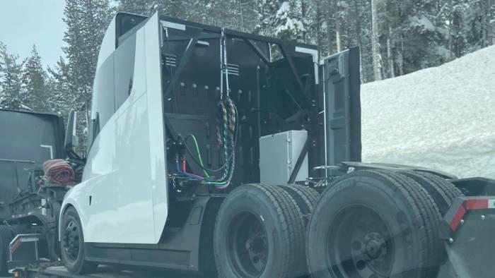 Nový prototyp Tesla Semi spatřen, od výroby jej dělí pár měsíců