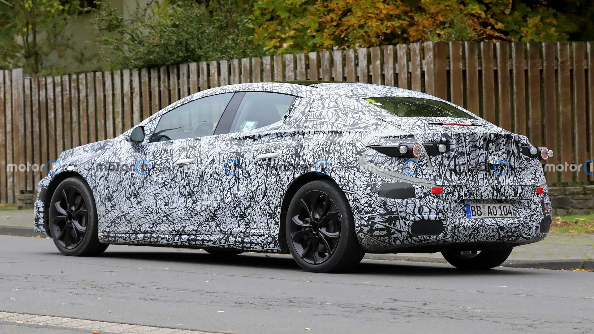 Mercedes-Benz EQE, prototyp elektromobilu