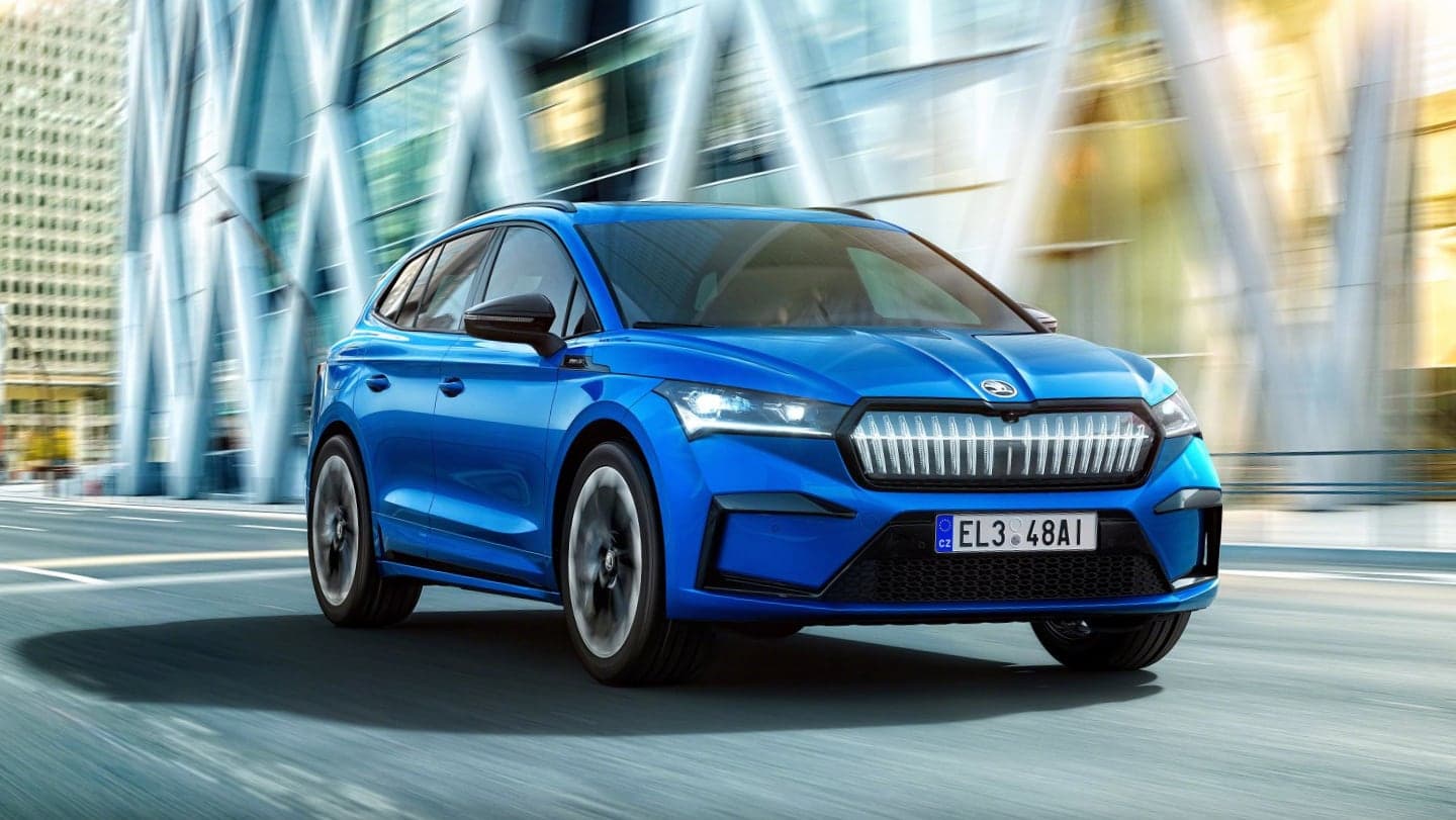 Škoda Enyaq Sportline iV, modrý, elektrický automobil