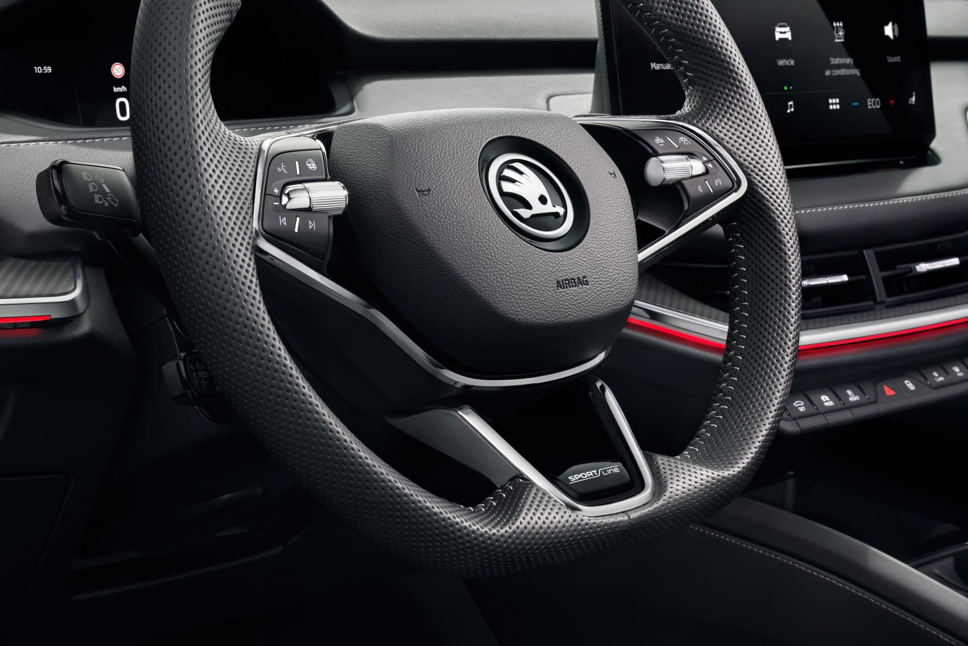Škoda Enyaq Sportline iV, volant, elektrický automobil