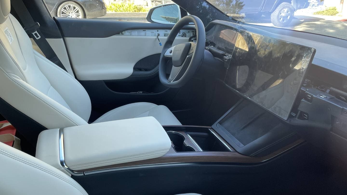 Interiér Tesly Model S 2021 | @nickrgeorge