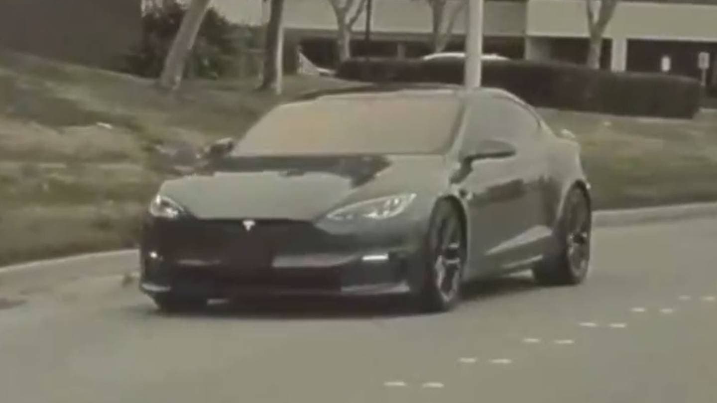 Špionážní fotka Tesly Model S 2021