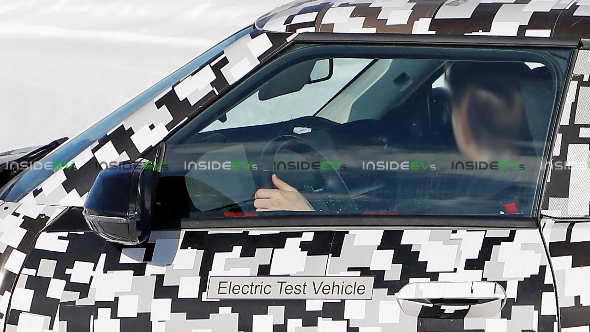 Mini Cooper SE 2023, elektrické auto