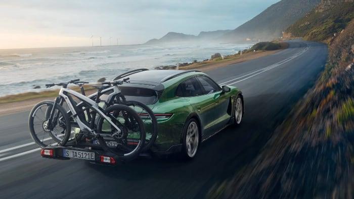 Porsche společně s novým elektromobilem představilo i prémiová elektrokola