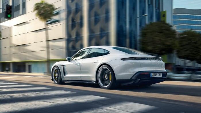 Sportovnější zvuk je u elektrického Porsche Taycan nesmyslně za příplatek