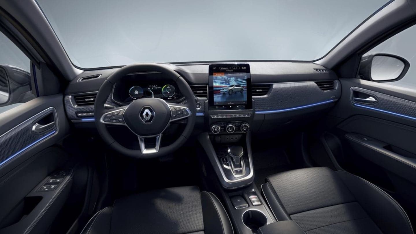 Renault Arkana E-Tech 2021, interiér vozu