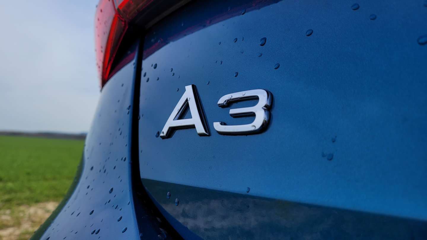 Test Audi A3 40 TFSIe - detail loga A3