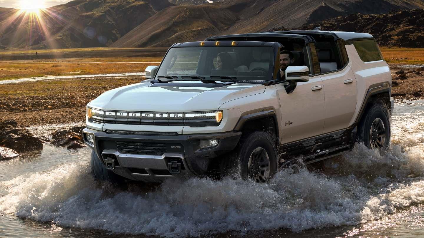 Seznamte se, přijíždí Hummer EV SUV: výkon 830 koní, dojezd až 500 kilometrů