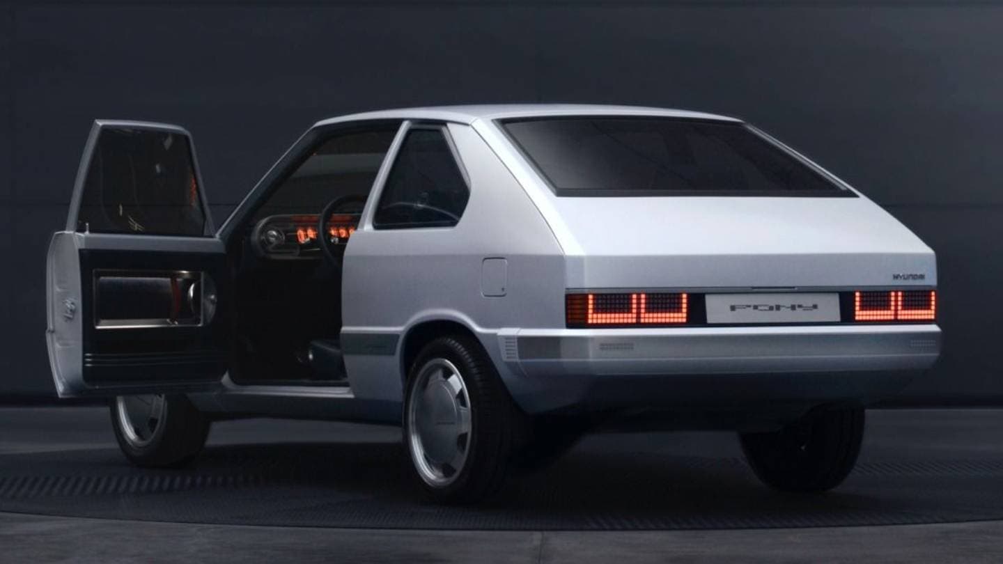 Hyundai Pony Heritage EV, zezadu