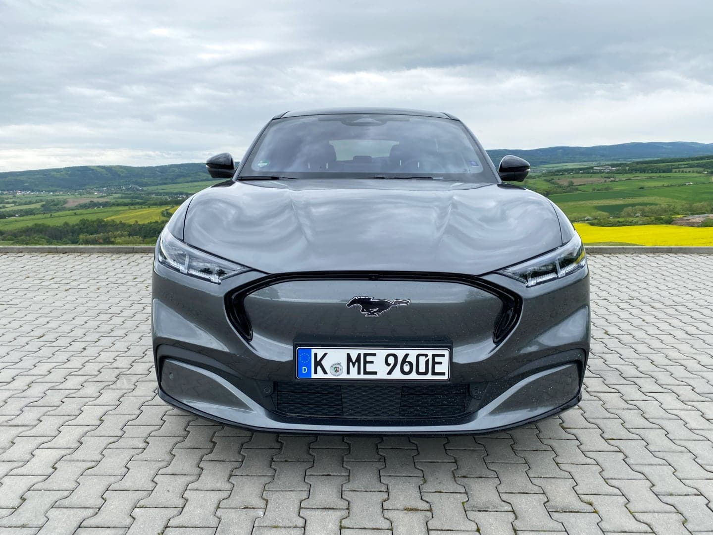 Ford Mustang Mach-E, zepředu