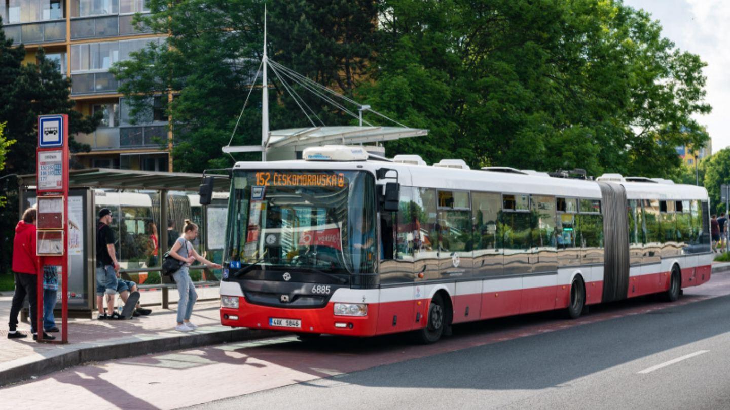 Praha hodlá elektrifikovat klíčovou autobusovou linku za závratných 600 milionů korun