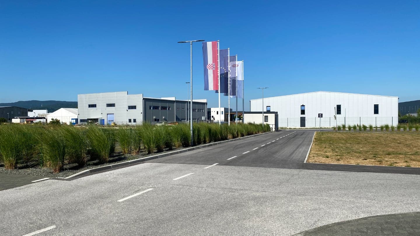 Rimac Automobili, pohled na vstupní bránu