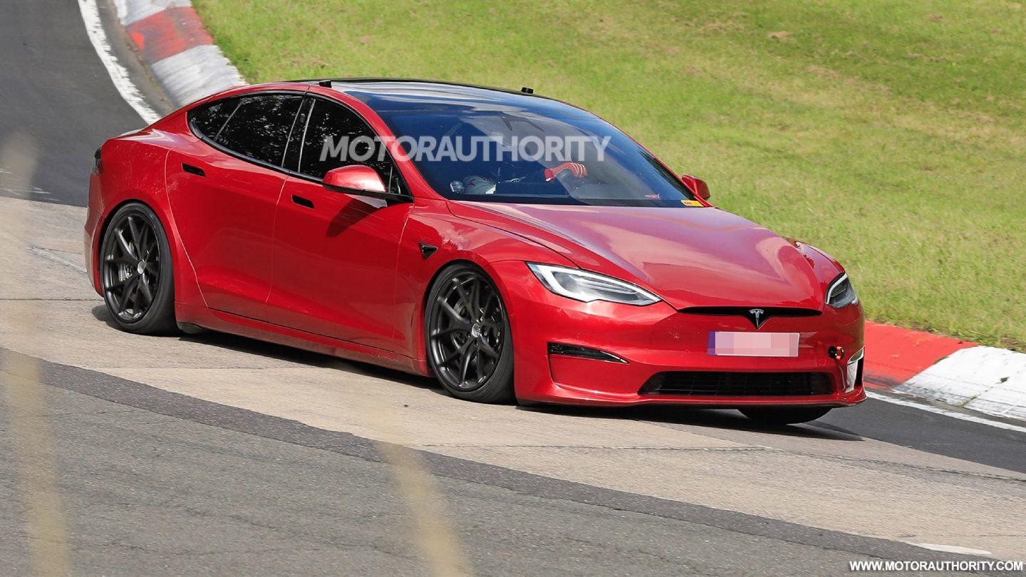 Nová Tesla Model S Plaid si brousí zuby na rekordní čas Nürburgringu!