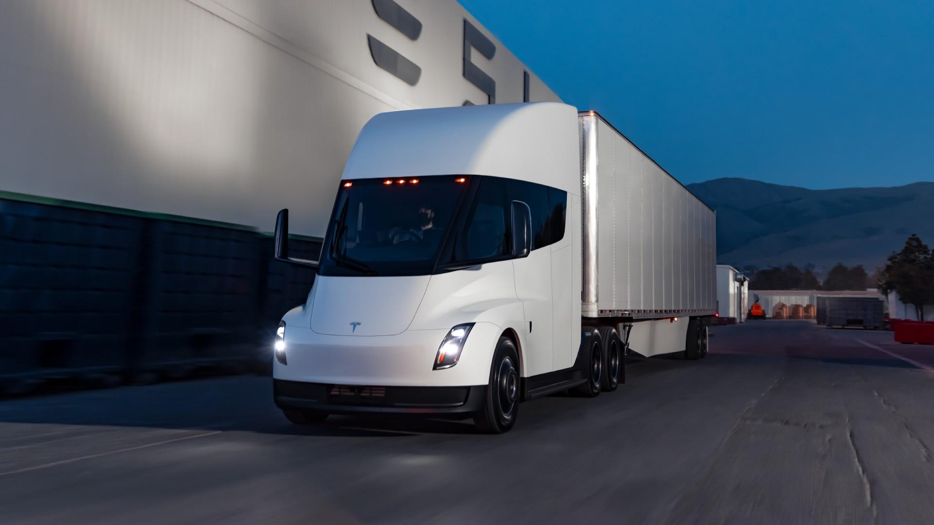 Neustále odkládaná Tesla Semi se brzy podívá do produkce, chybí jen poslední detaily