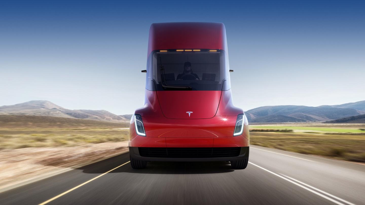 Revoluce pro nákladní dopravu? Tesla Semi se bude vyrábět i v Německu