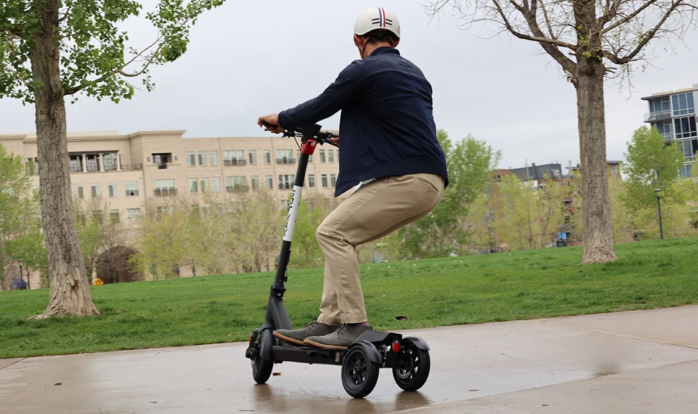 Elektrokoloběžka Elektrická koloběžka Gotrax G Pro se skvěle ovládá