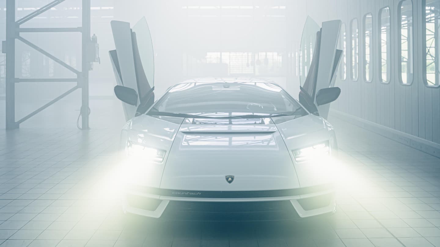 Lamborghini Countach, zepředu