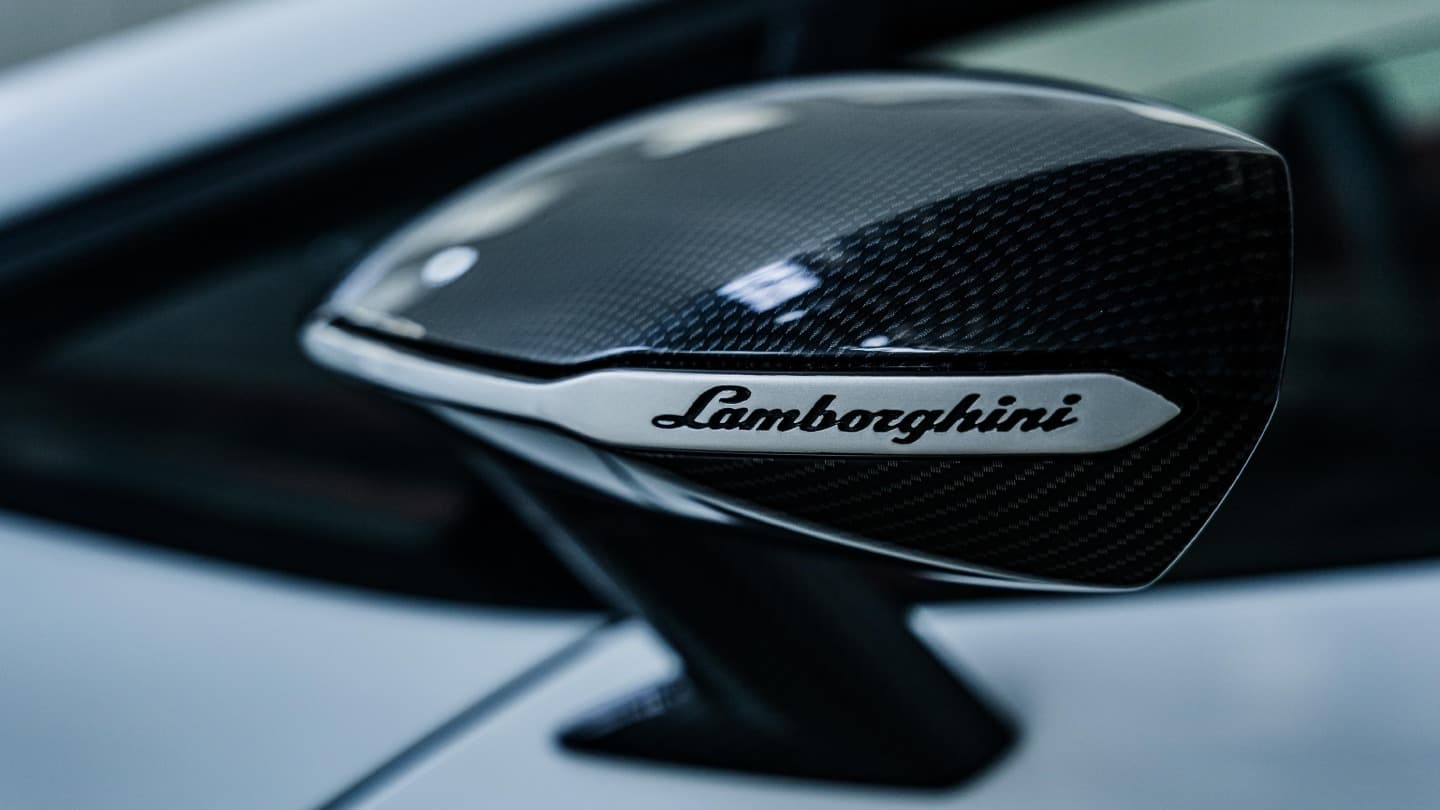 Detaily jsou u nového Lamborghini Countach samozřejmostí