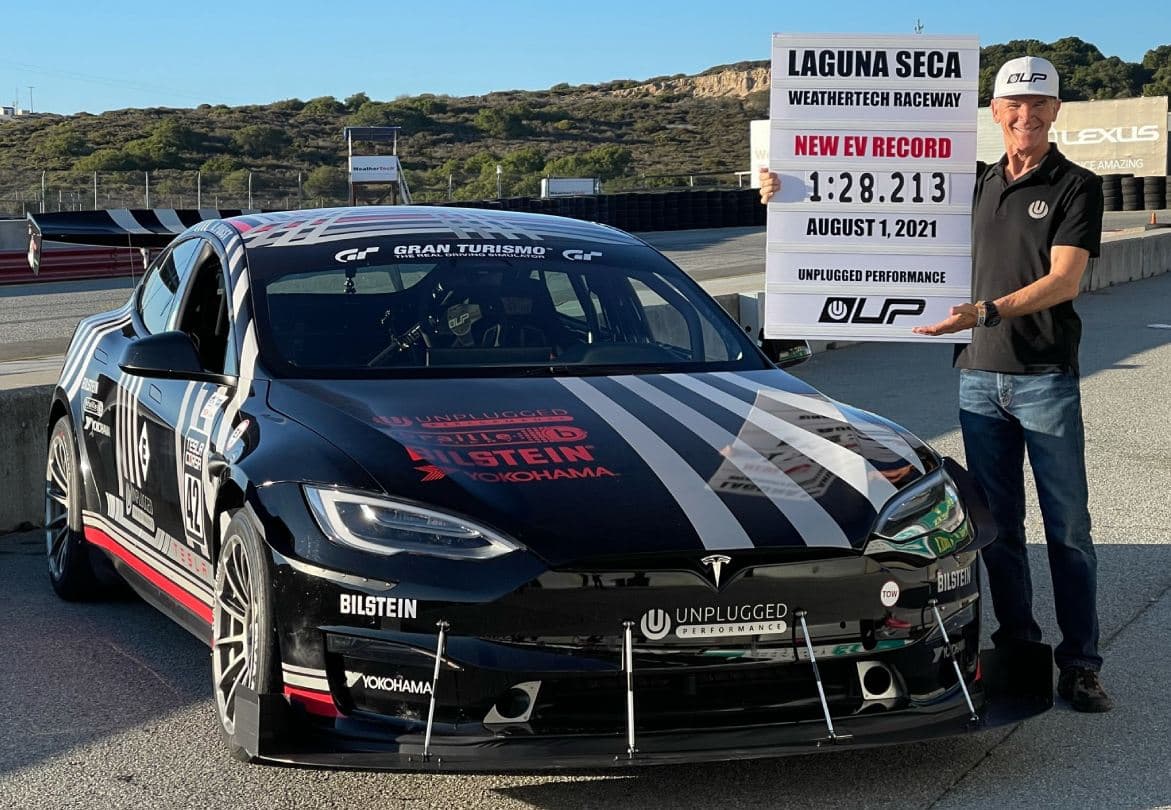 Tesla Model S Plaid Unplugged Performance na trati Laguna Seca