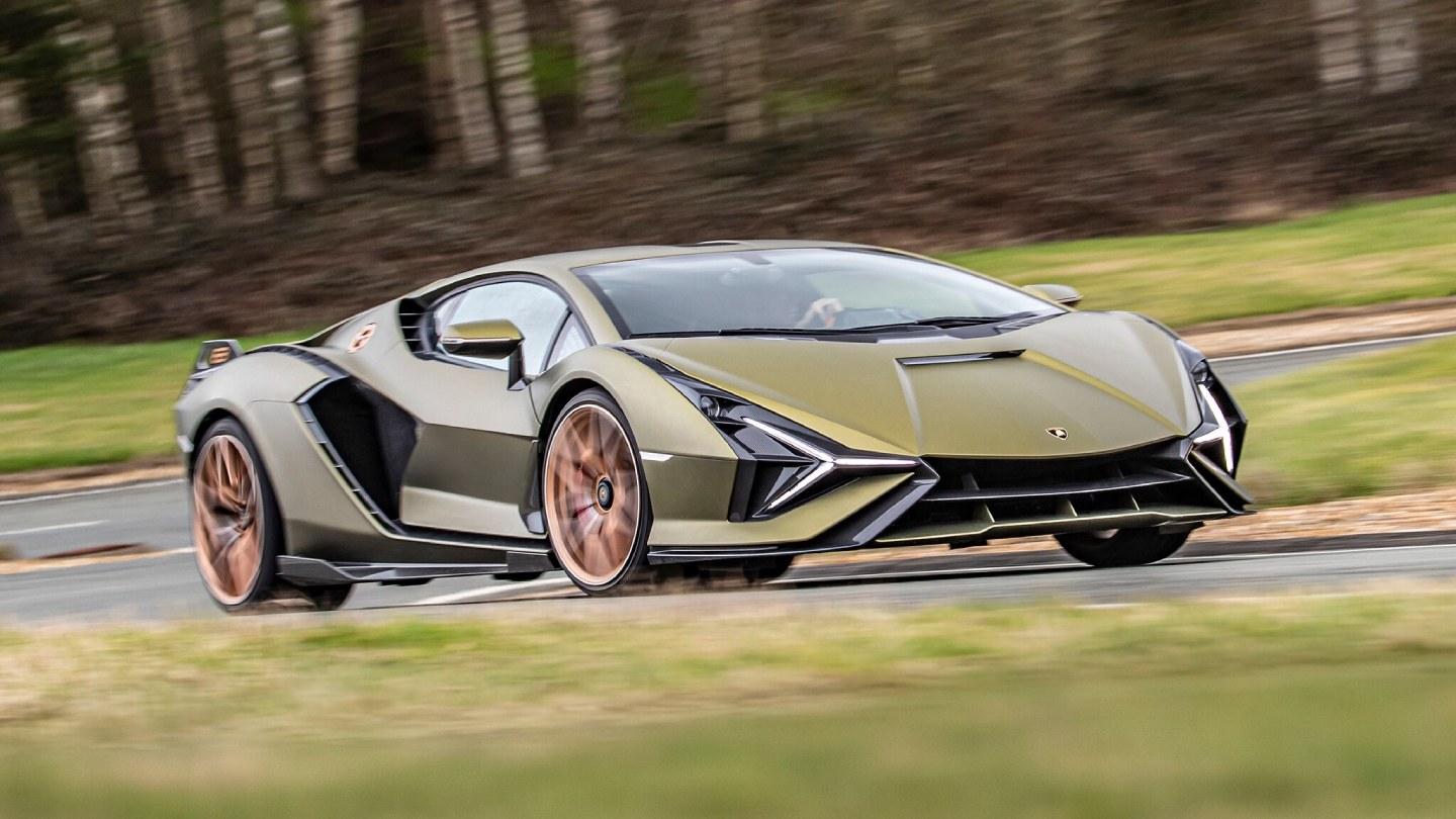 Lamborghini Sián je hybridní jednorožec, za kterého zaplatíte přes 58 milionů korun