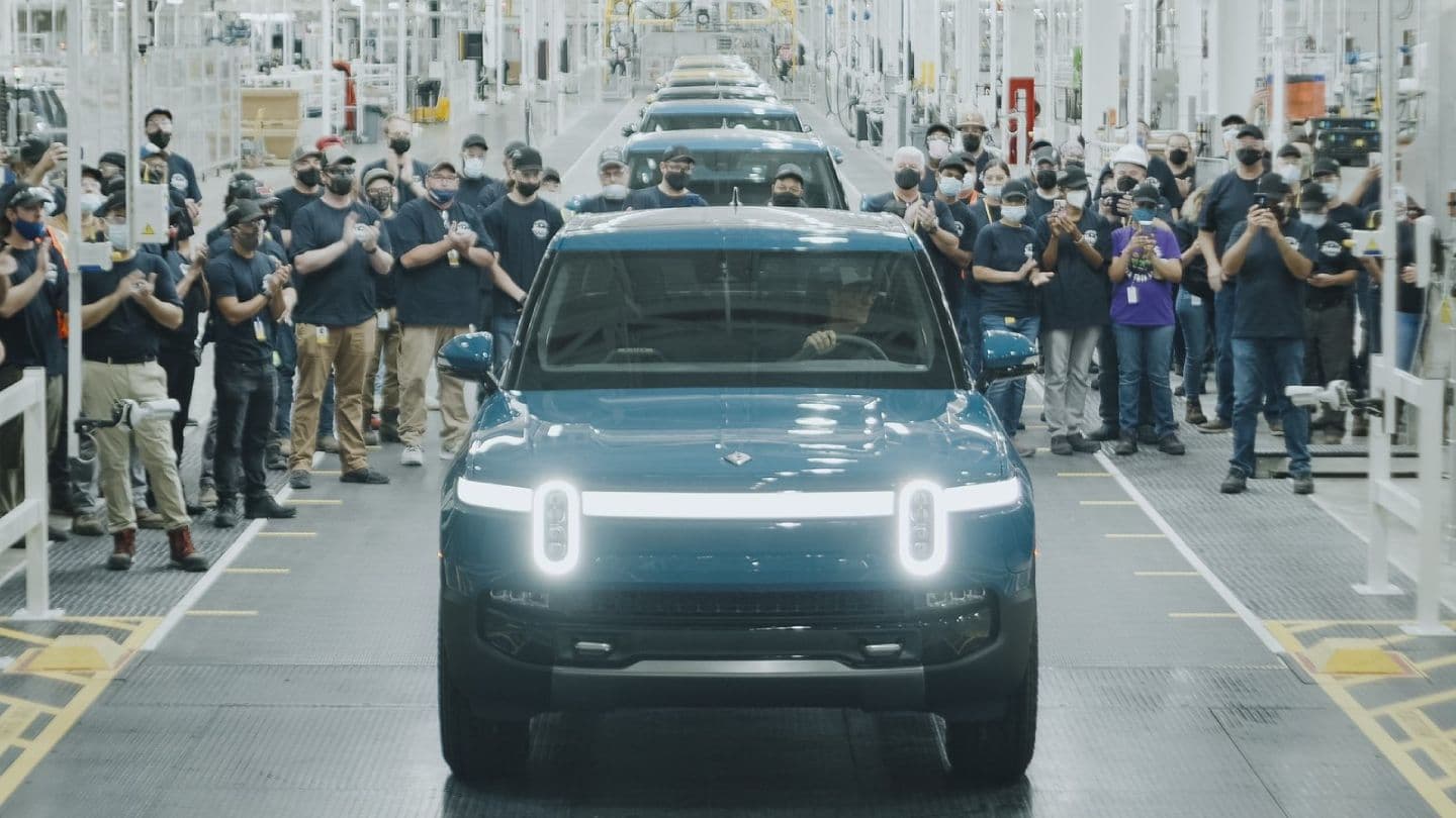 Rivian R1T se oficiálně začíná vyrábět