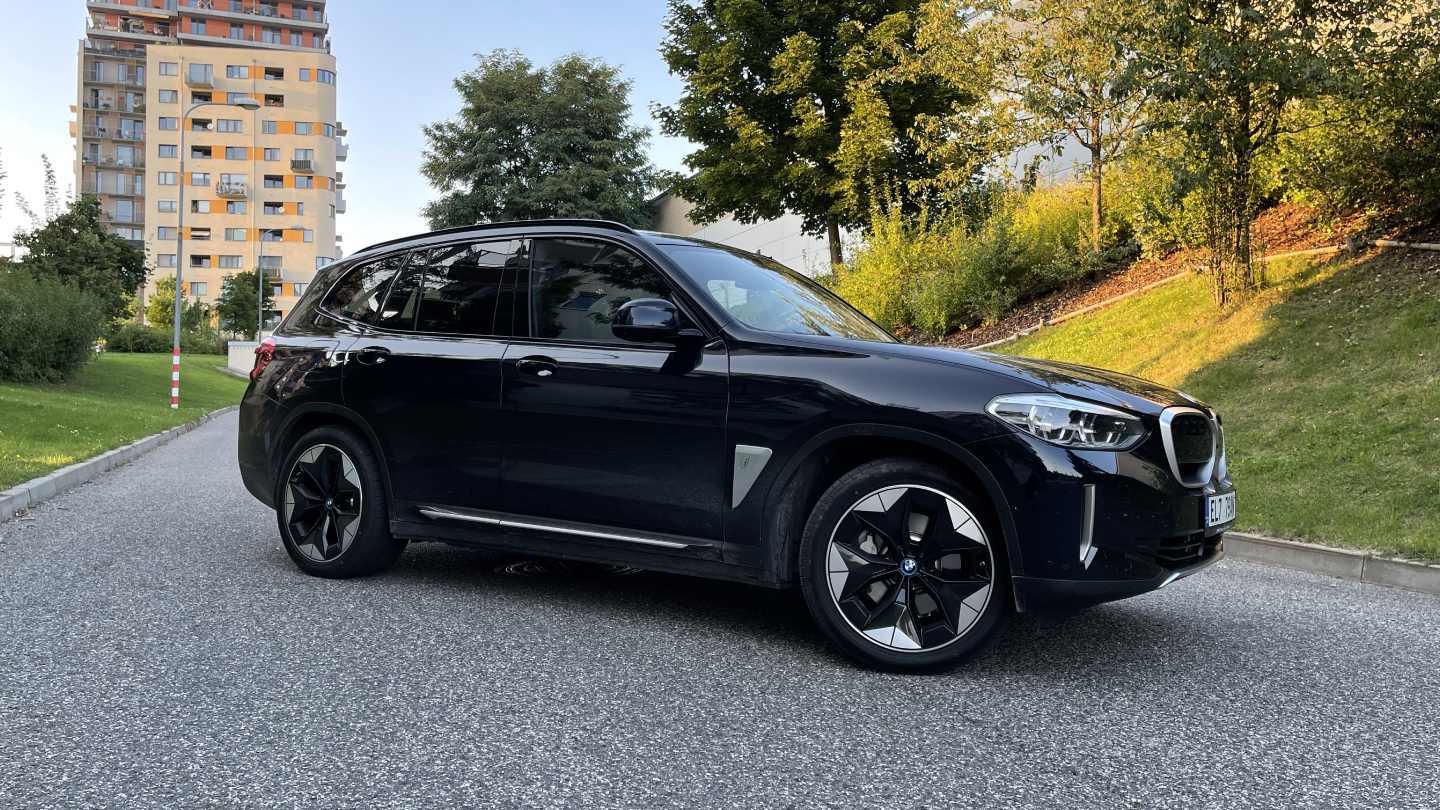 BMW iX3, zadní část