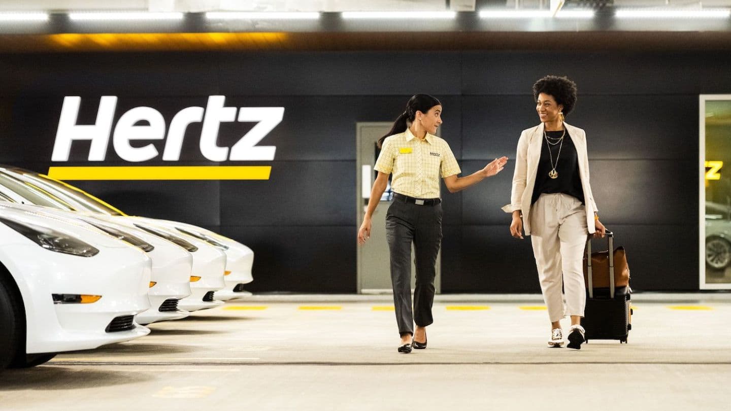 Uber si bude pronajímat Tesly u firmy Hertz