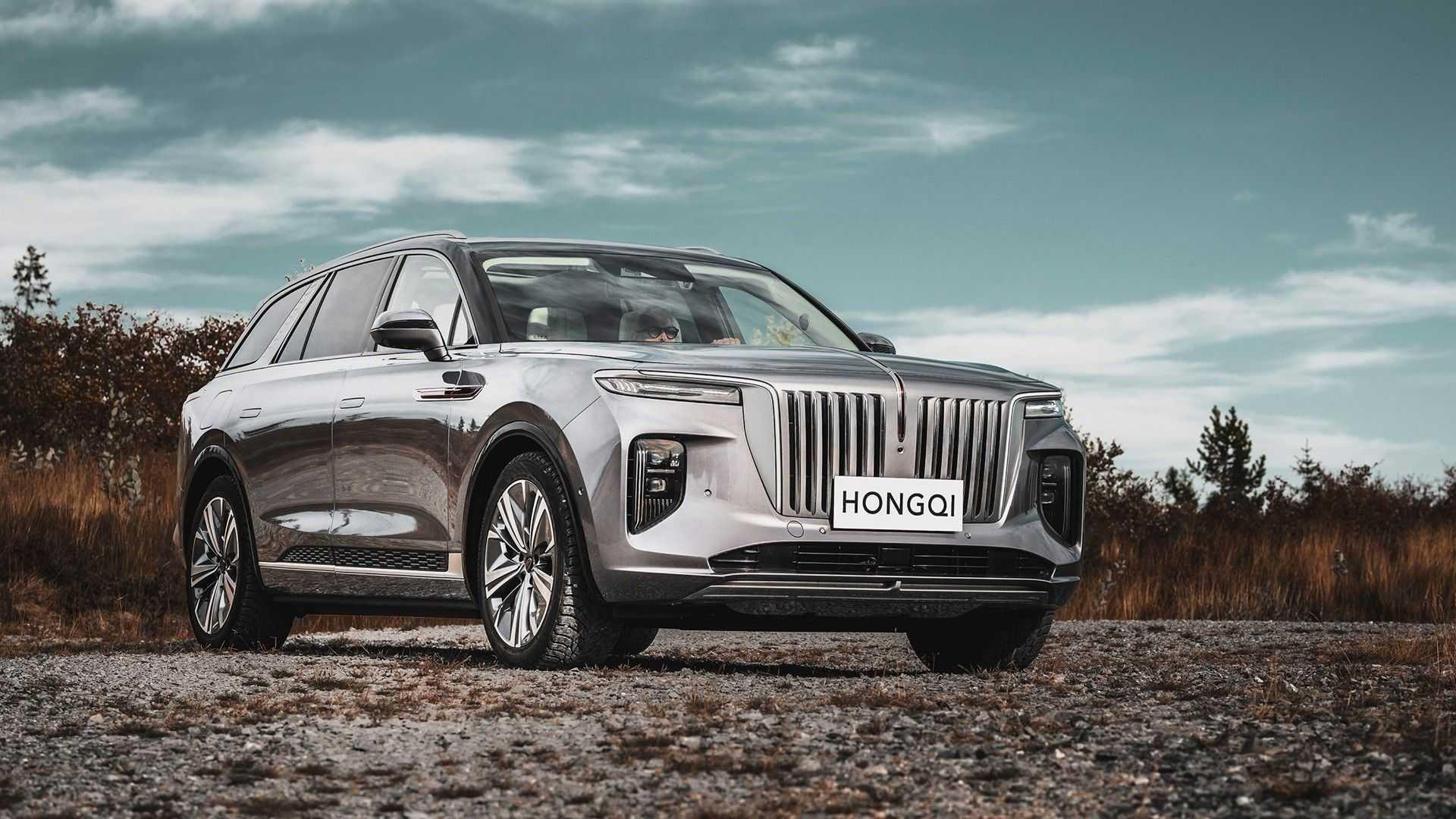 Opulentní Hongqi je elektrický Rolls-Royce z Číny, cena tomu ovšem neodpovídá