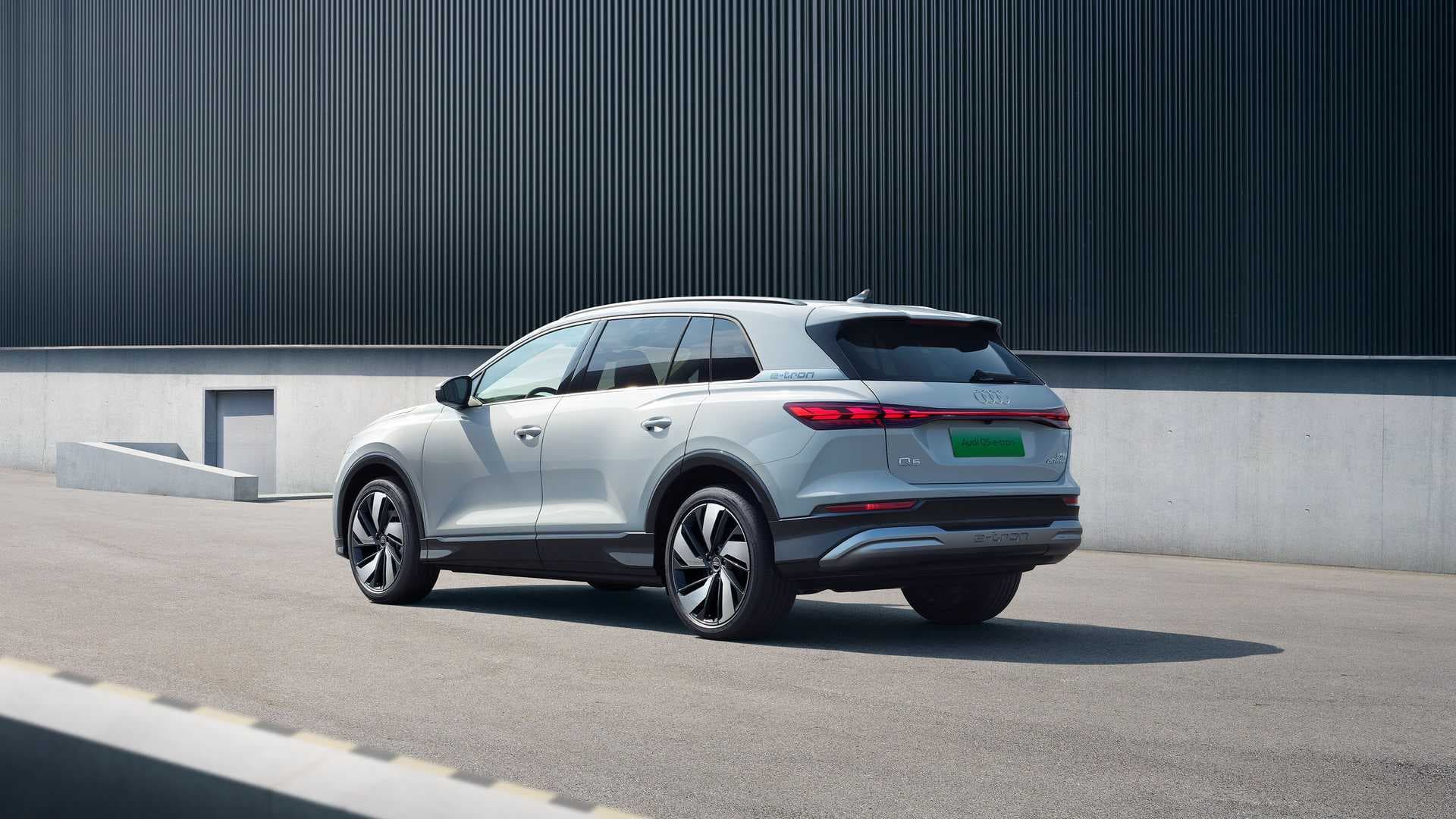 Nový elektromobil Audi Q5 e-tron