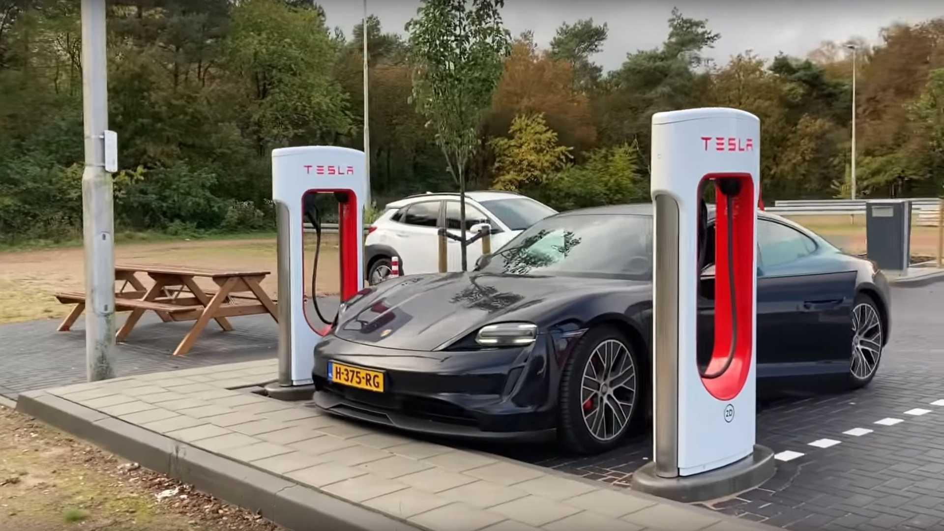 Porsche Taycan u Supechargeru