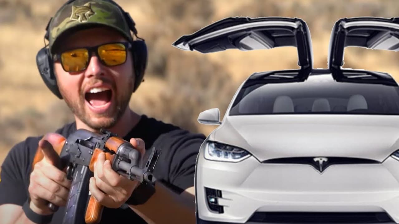 Tesla Model X vs. AK-47. Kdo zvítězí?