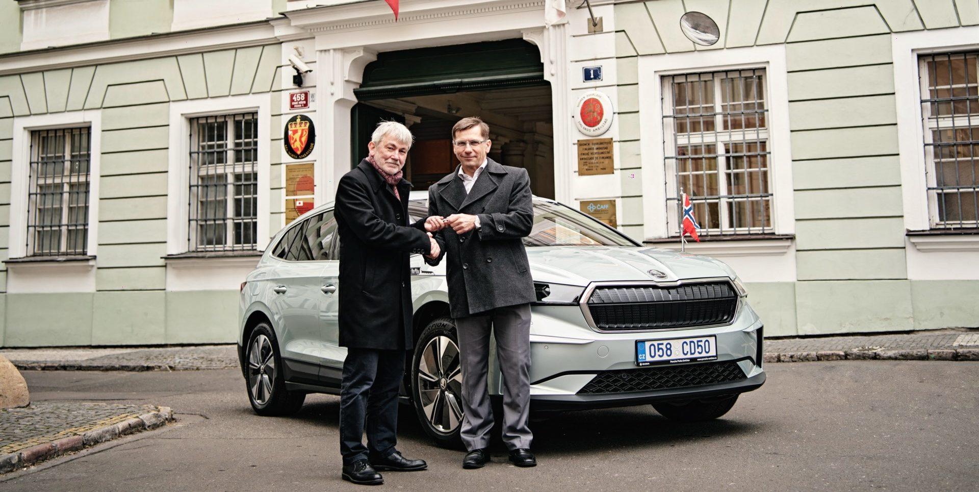 První Enyaq iV v diplomatických službách! Norská ambasáda sází na elektromobilitu