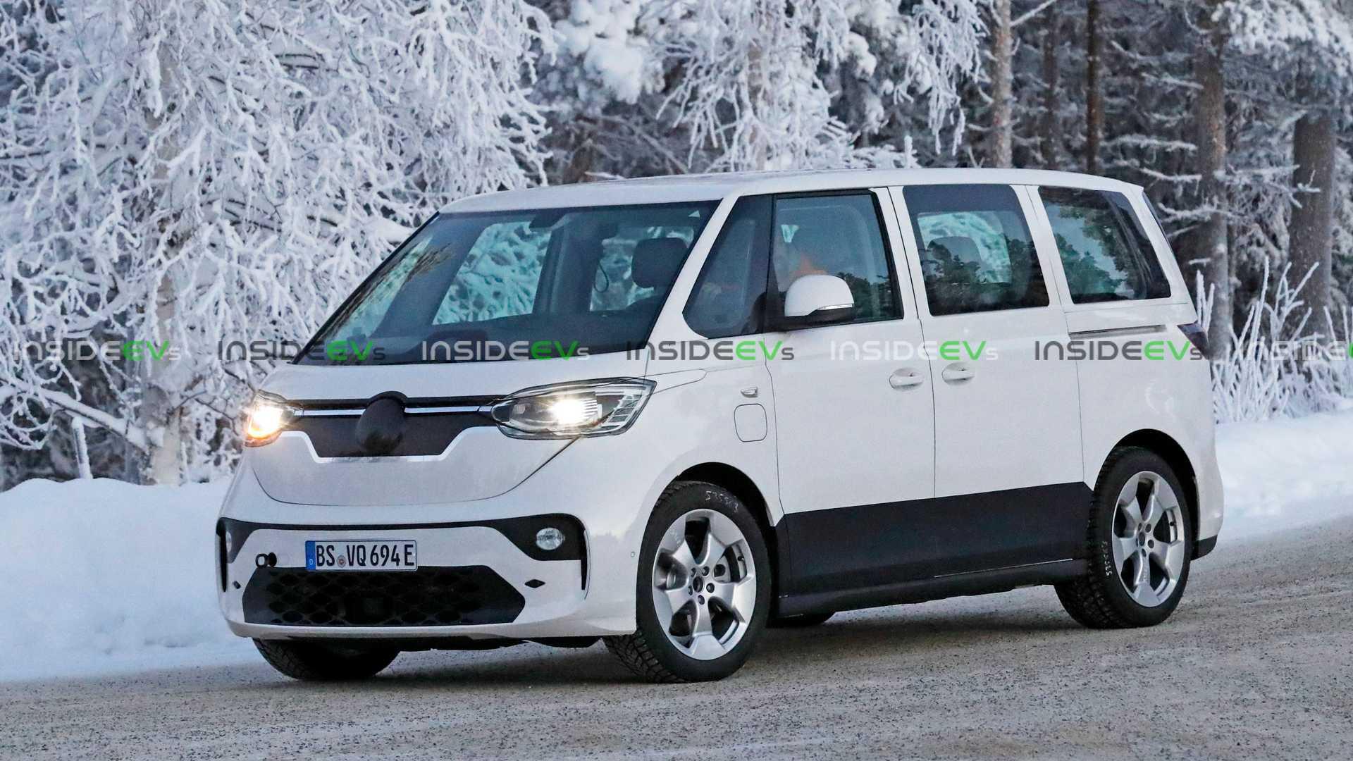 Volkswagen ID.Buzz spatřen téměř bez maskování. Je tohle finální design?