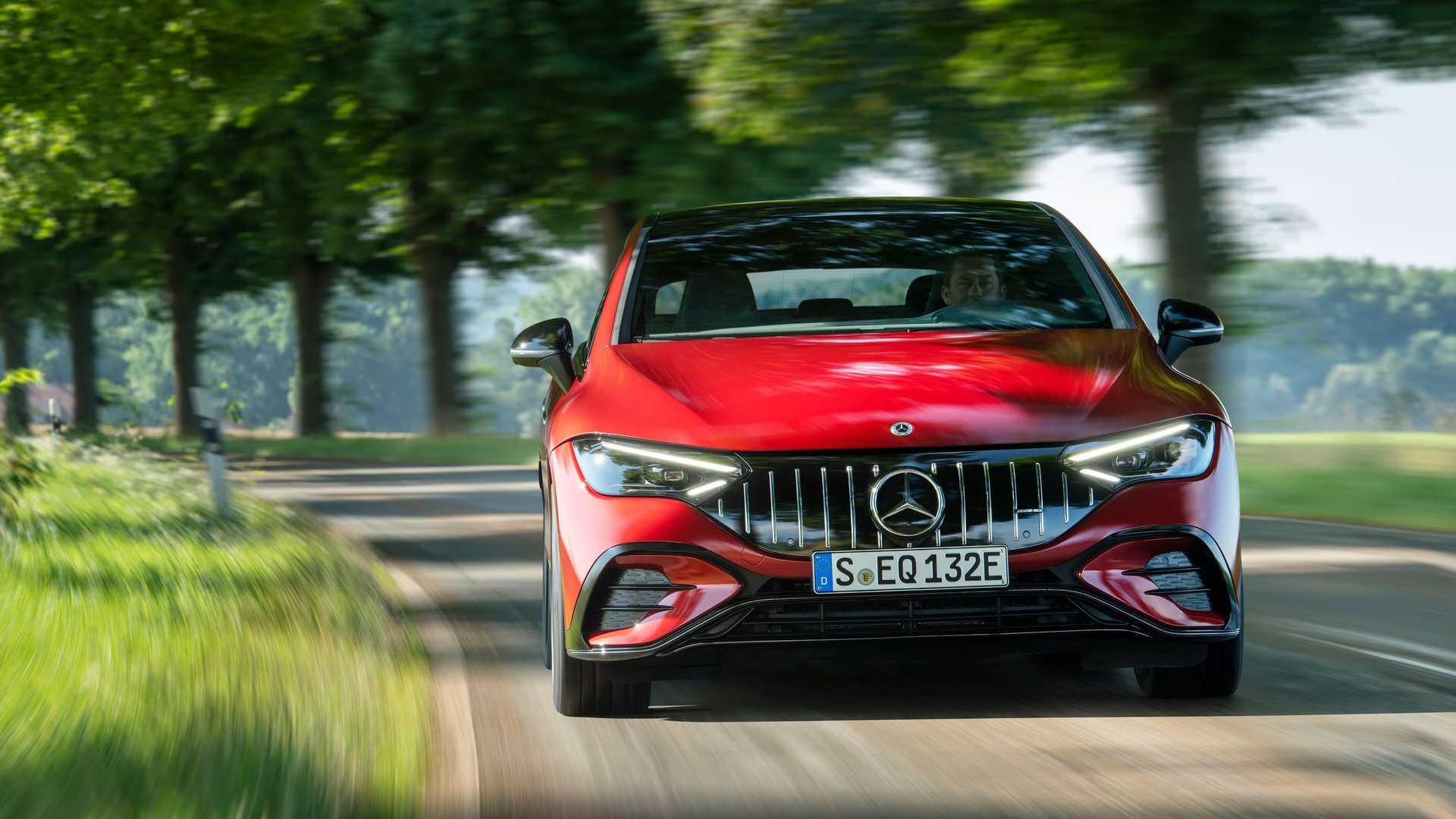 Mercedes-AMG EQE přichází! Prémiovka zvládne stovku za 3,2 sekundy