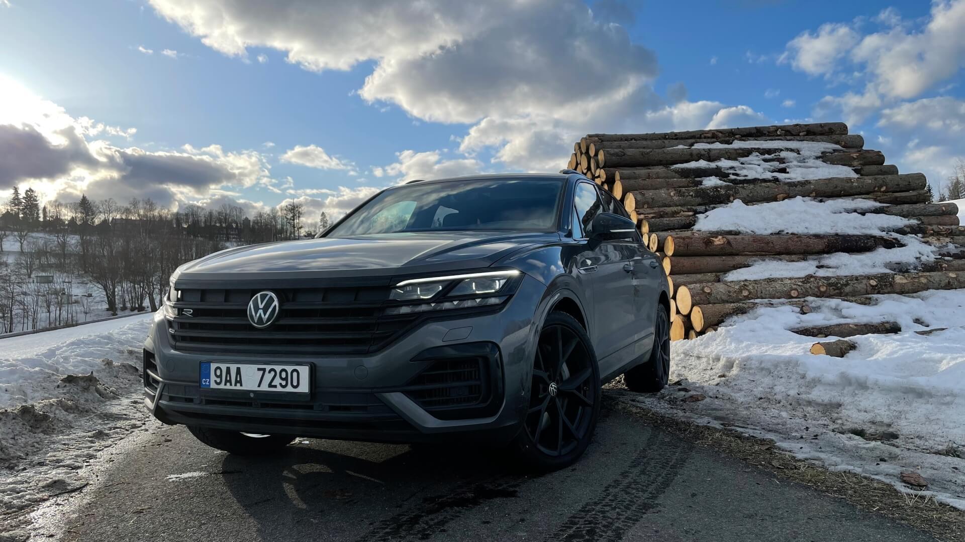 Test Volkswagen Touareg R eHybrid – Je to sportovec v medvědím těle!